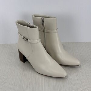 NWT Liz Claiborne Women Cream‎ Tudor Stacked Heel Booties Sz 9 W New $100 Msrp.